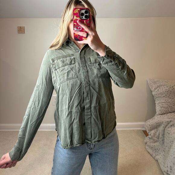 Vince Camuto: Army Green Relaxed Long Sleeve Button Down Blouse - Picture 1 of 8